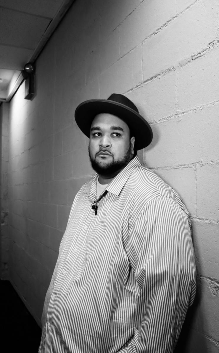 Geonny Captures the Power of Brotherhood on “Broken Names (Live)”
