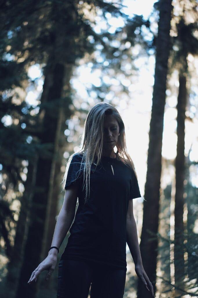 Nora En Pure Reunites with Richard Walters for 'Don't Wake Up'