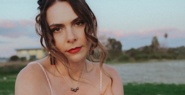 Estella Dawn Unveils Haunting New Pop-Folk Single "Japanese Boots"