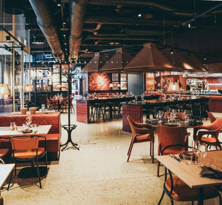 Restaurant Background Music: How Sound Shapes Customer Experience